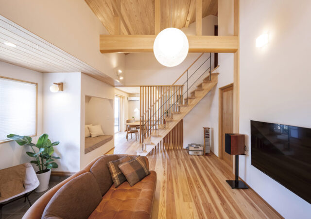 通り土間のある平屋風住宅