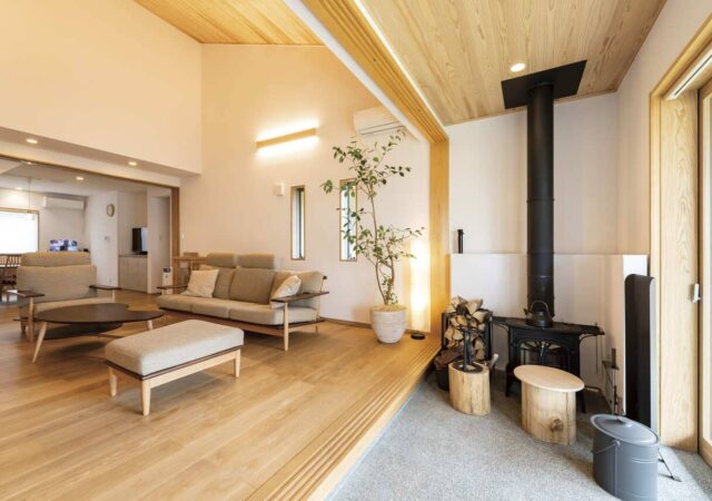 料亭風アプローチのある家