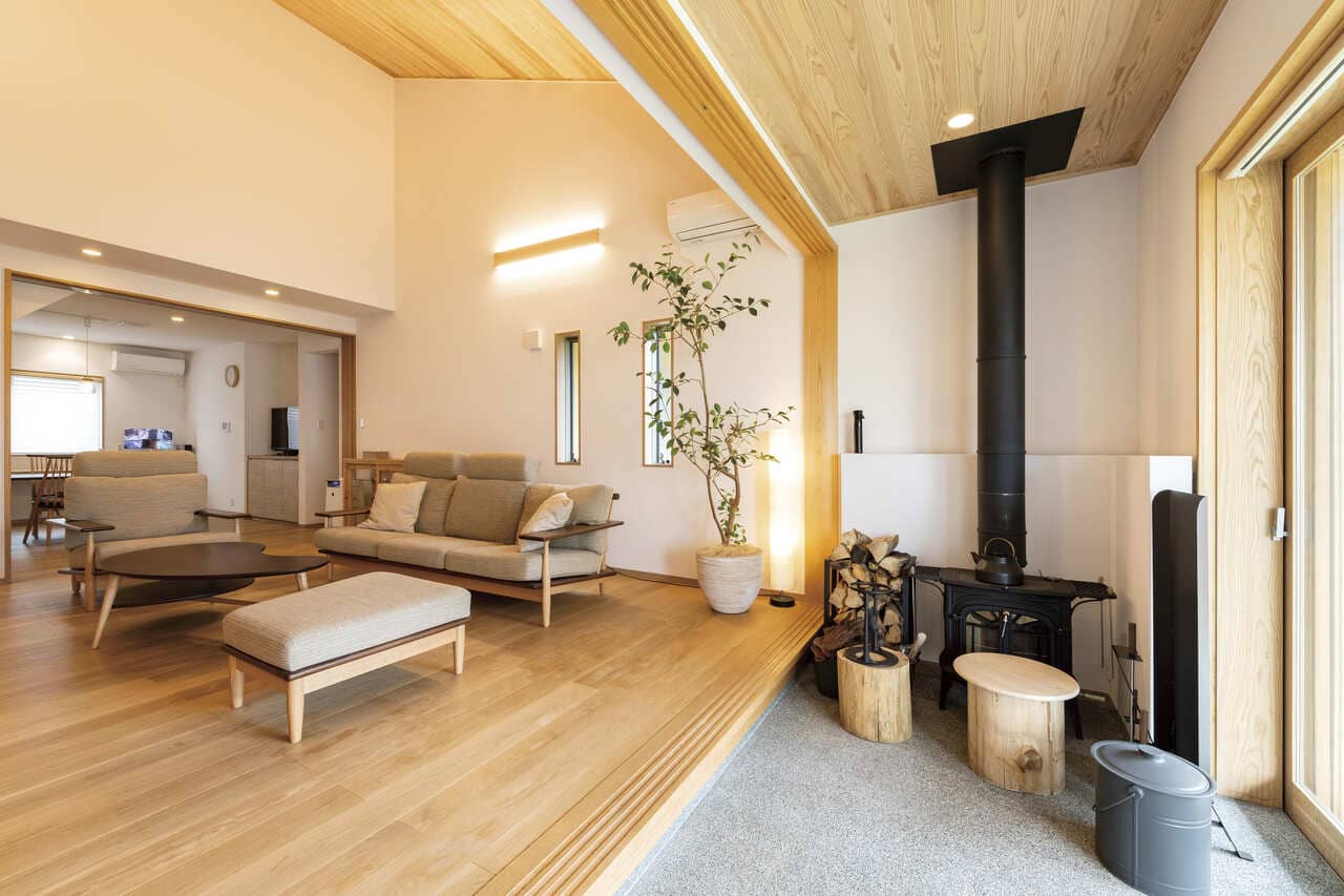 料亭風アプローチのある家